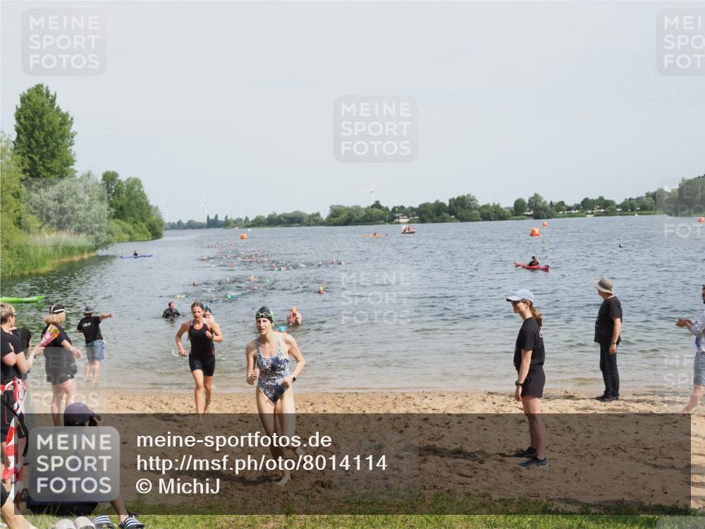 21.06.2025 - 27. Vierlanden-Triathlon MichiJ http://msf.ph/oto/8014114 15.06.2026 10:15:49 Schwimmen 483, 505, 509, 564, 577, 590, 630 meine-sportfotos.de
