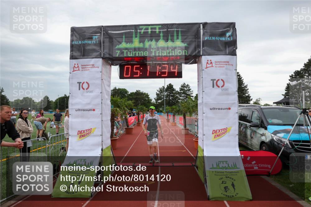 15.06.2025 - 7 Türme Triathlon Michael Strokosch http://msf.ph/oto/8014120 15.06.2025 15:11:33 Ziel 220 meine-sportfotos.de