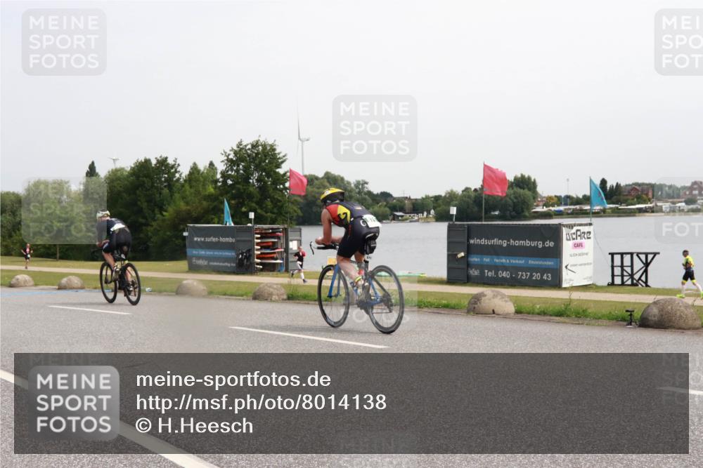 15.06.2025 - 27. Vierlanden-Triathlon H.Heesch http://msf.ph/oto/8014138 15.06.2025 11:15:09 Radfahren 728, 803, 866 meine-sportfotos.de