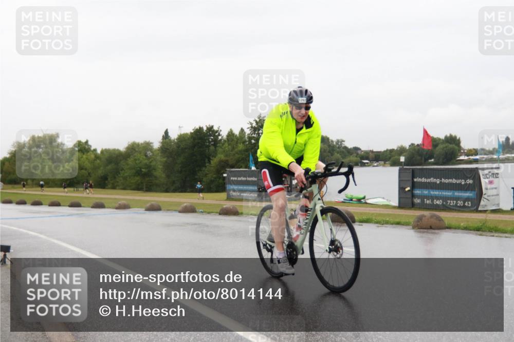 21.06.2025 - 27. Vierlanden-Triathlon H.Heesch http://msf.ph/oto/8014144 15.06.2025 14:03:38 Radfahren 1262 meine-sportfotos.de