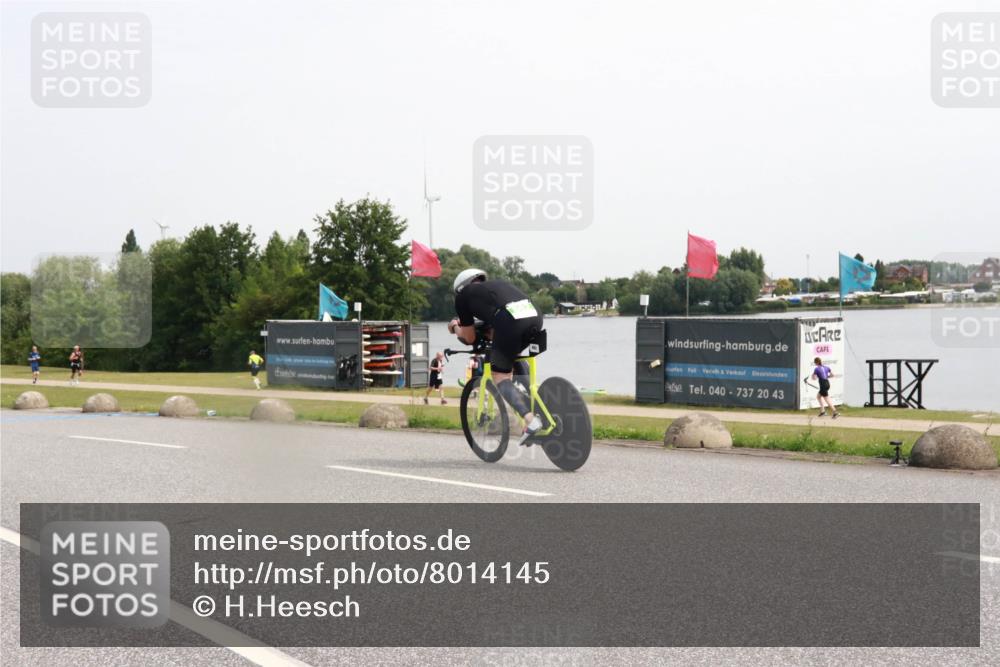 15.06.2025 - 27. Vierlanden-Triathlon H.Heesch http://msf.ph/oto/8014145 15.06.2025 11:15:20 Radfahren 862 meine-sportfotos.de