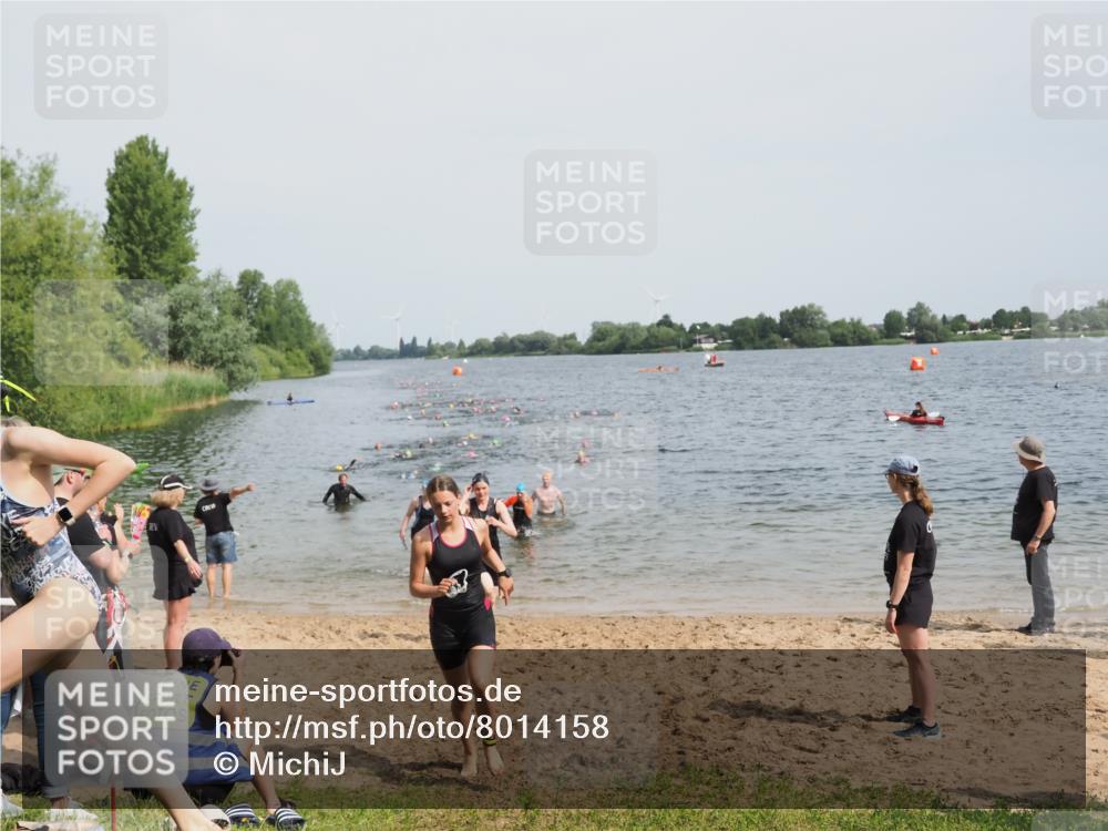 21.06.2025 - 27. Vierlanden-Triathlon MichiJ http://msf.ph/oto/8014158 15.06.2026 10:15:51 Schwimmen 483, 505, 547, 564, 577, 590, 606, 630 meine-sportfotos.de