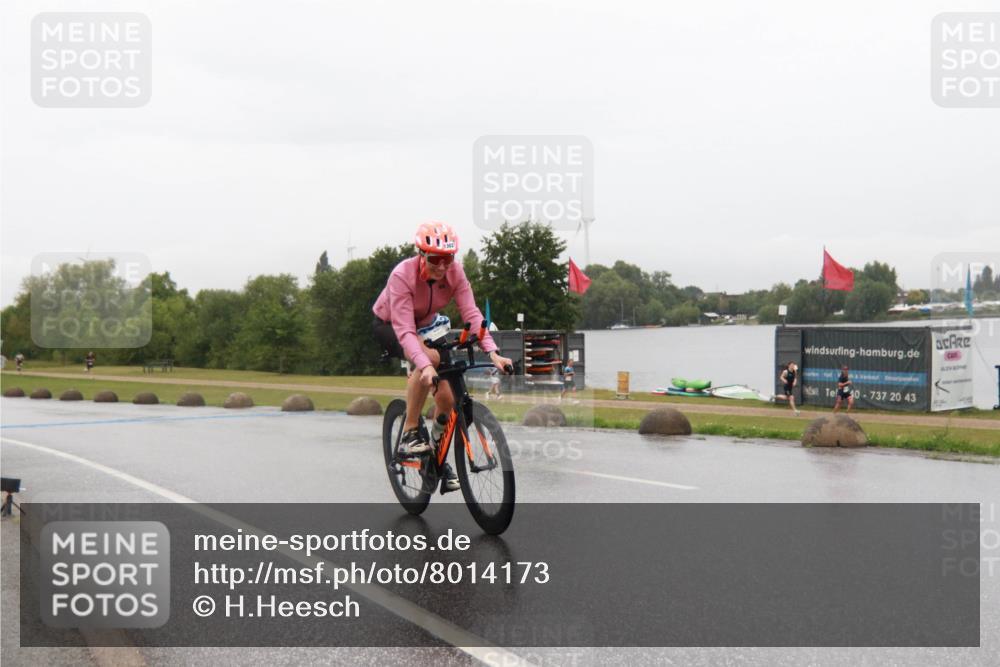 21.06.2025 - 27. Vierlanden-Triathlon H.Heesch http://msf.ph/oto/8014173 15.06.2025 14:07:59 Radfahren 1302 meine-sportfotos.de