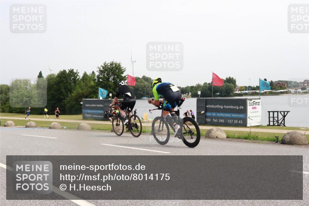15.06.2025 - 27. Vierlanden-Triathlon H.Heesch http://msf.ph/oto/8014175 15.06.2025 11:15:22 Radfahren 687, 817, 853, 862 meine-sportfotos.de