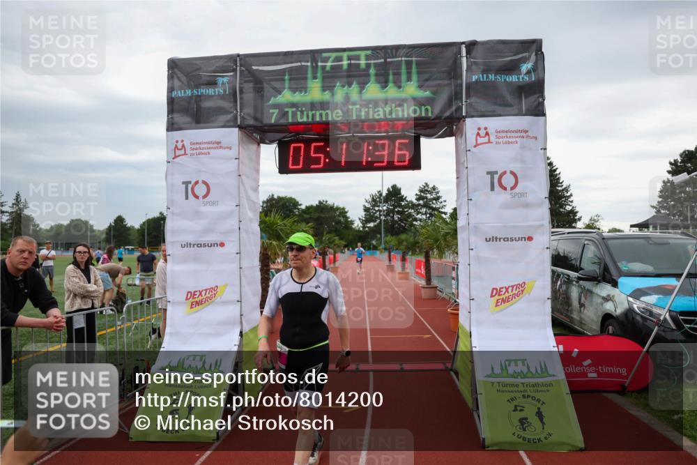 15.06.2025 - 7 Türme Triathlon Michael Strokosch http://msf.ph/oto/8014200 15.06.2025 15:11:36 Ziel 220 meine-sportfotos.de