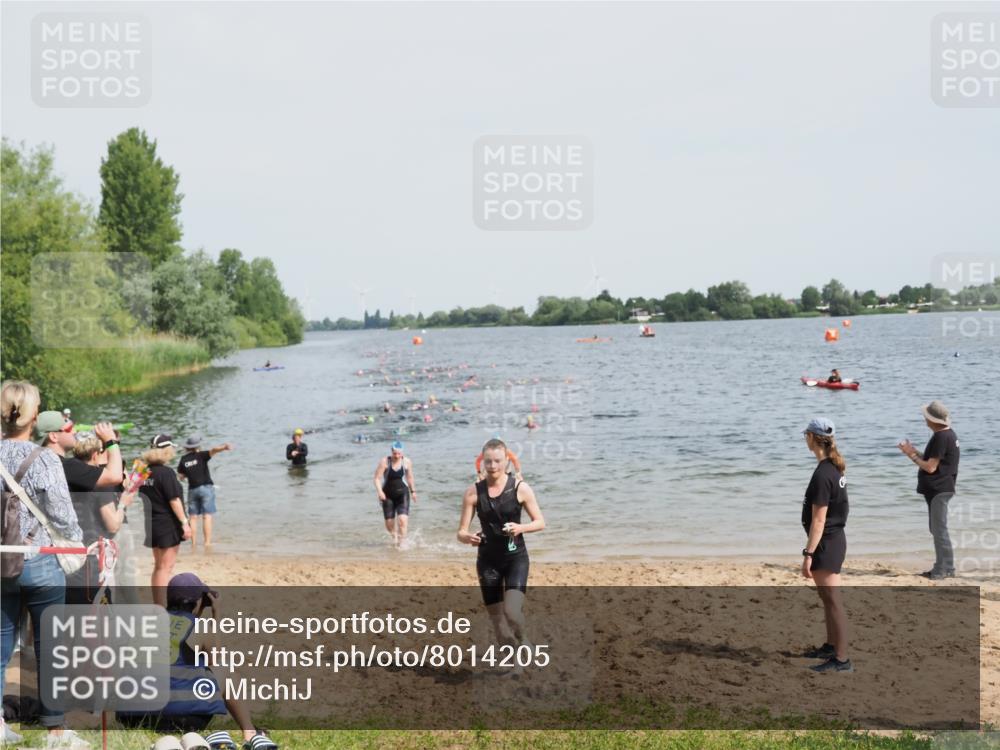 21.06.2025 - 27. Vierlanden-Triathlon MichiJ http://msf.ph/oto/8014205 15.06.2026 10:15:53 Schwimmen 505, 547, 577, 590, 606, 612, 630 meine-sportfotos.de