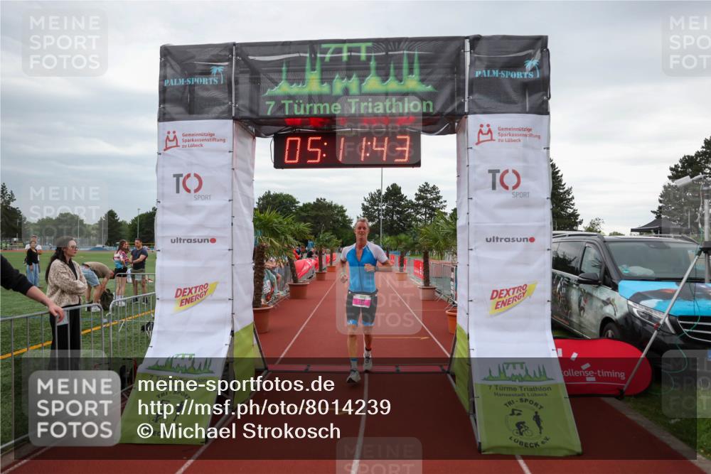15.06.2025 - 7 Türme Triathlon Michael Strokosch http://msf.ph/oto/8014239 15.06.2025 15:11:43 Ziel 242 meine-sportfotos.de