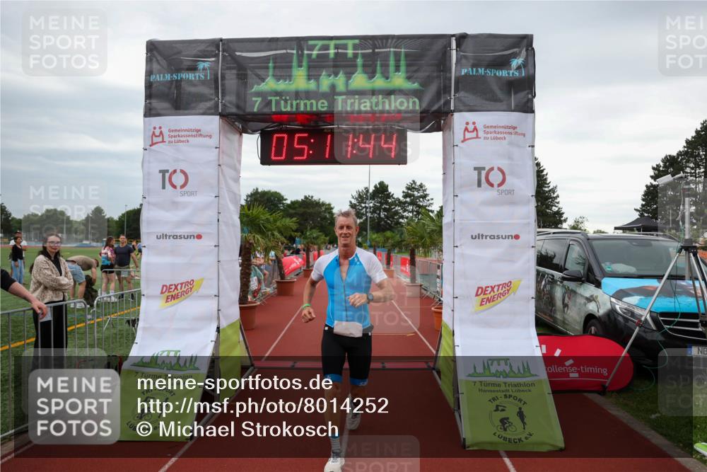 15.06.2025 - 7 Türme Triathlon Michael Strokosch http://msf.ph/oto/8014252 15.06.2025 15:11:44 Ziel 242 meine-sportfotos.de