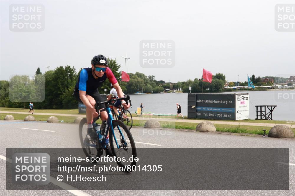 15.06.2025 - 27. Vierlanden-Triathlon H.Heesch http://msf.ph/oto/8014305 15.06.2025 11:16:05 Radfahren 102, 860 meine-sportfotos.de