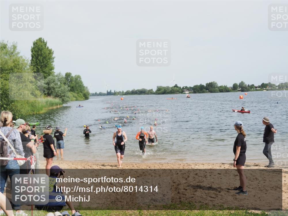 21.06.2025 - 27. Vierlanden-Triathlon MichiJ http://msf.ph/oto/8014314 15.06.2026 10:15:54 Schwimmen 505, 547, 577, 590, 606, 612, 630 meine-sportfotos.de