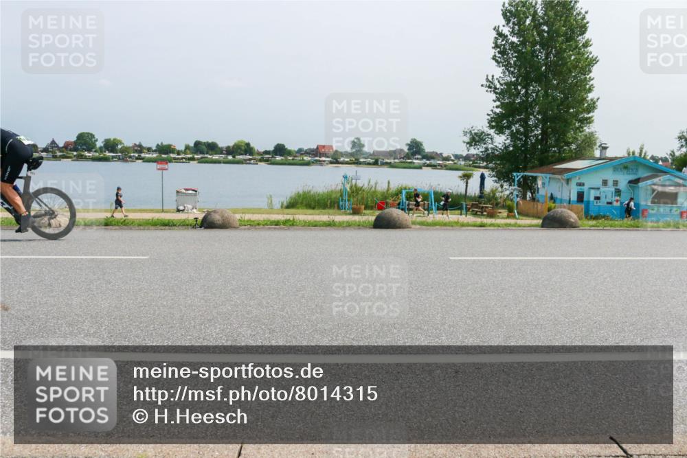 21.06.2025 - 27. Vierlanden-Triathlon H.Heesch http://msf.ph/oto/8014315 15.06.2025 11:49:11 Radfahren 637, 773 meine-sportfotos.de
