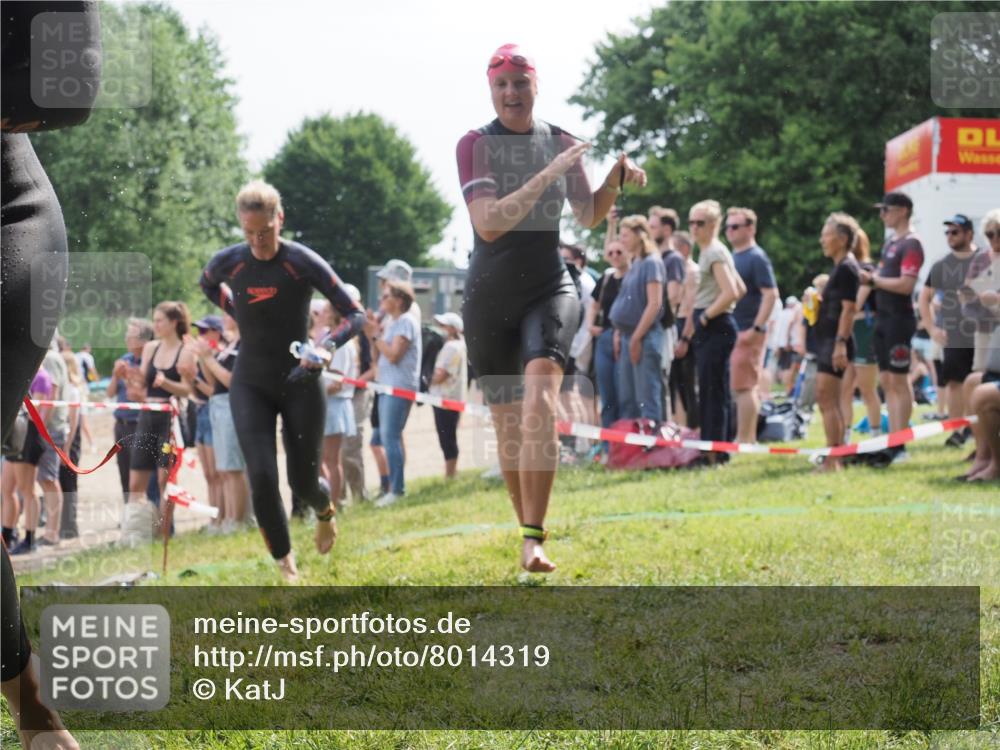 15.06.2025 - 27. Vierlanden-Triathlon KatJ http://msf.ph/oto/8014319 15.06.2025 10:15:06 Schwimmen 476, 521, 525, 528, 570, 587, 592, 597, 605, 635, 1397 meine-sportfotos.de