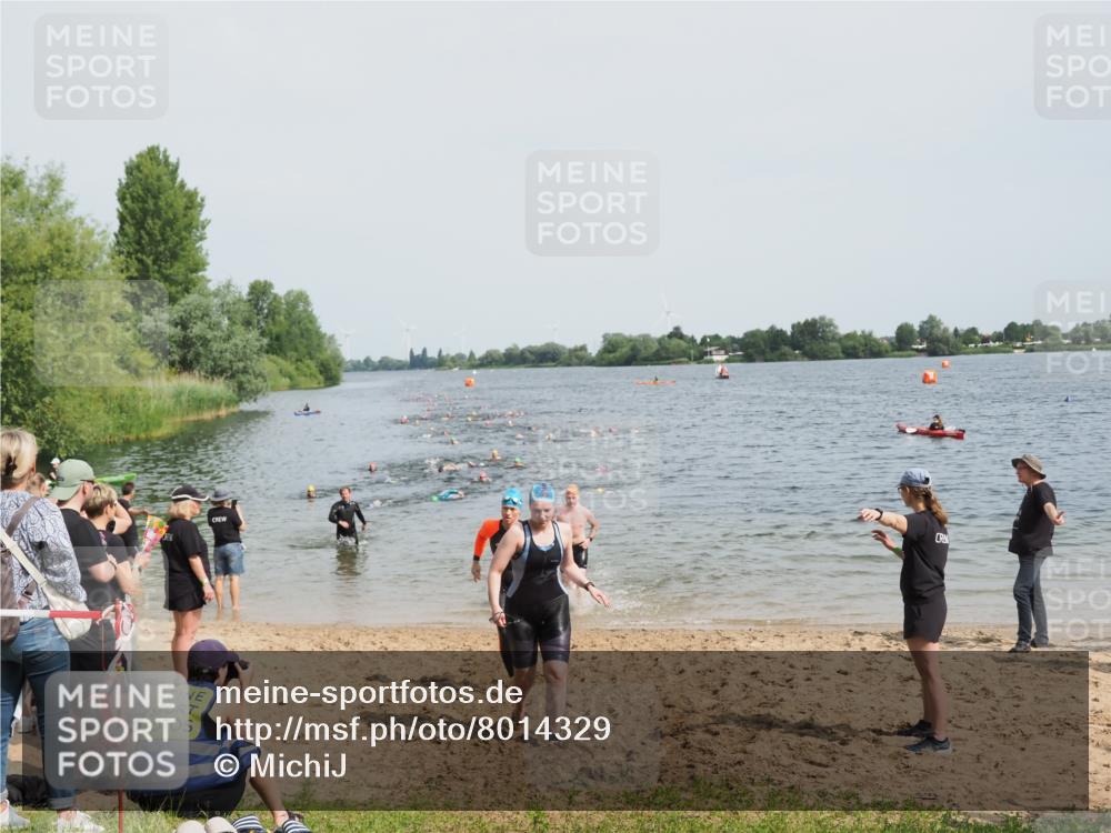 21.06.2025 - 27. Vierlanden-Triathlon MichiJ http://msf.ph/oto/8014329 15.06.2026 10:15:57 Schwimmen 505, 547, 577, 606, 612, 630 meine-sportfotos.de