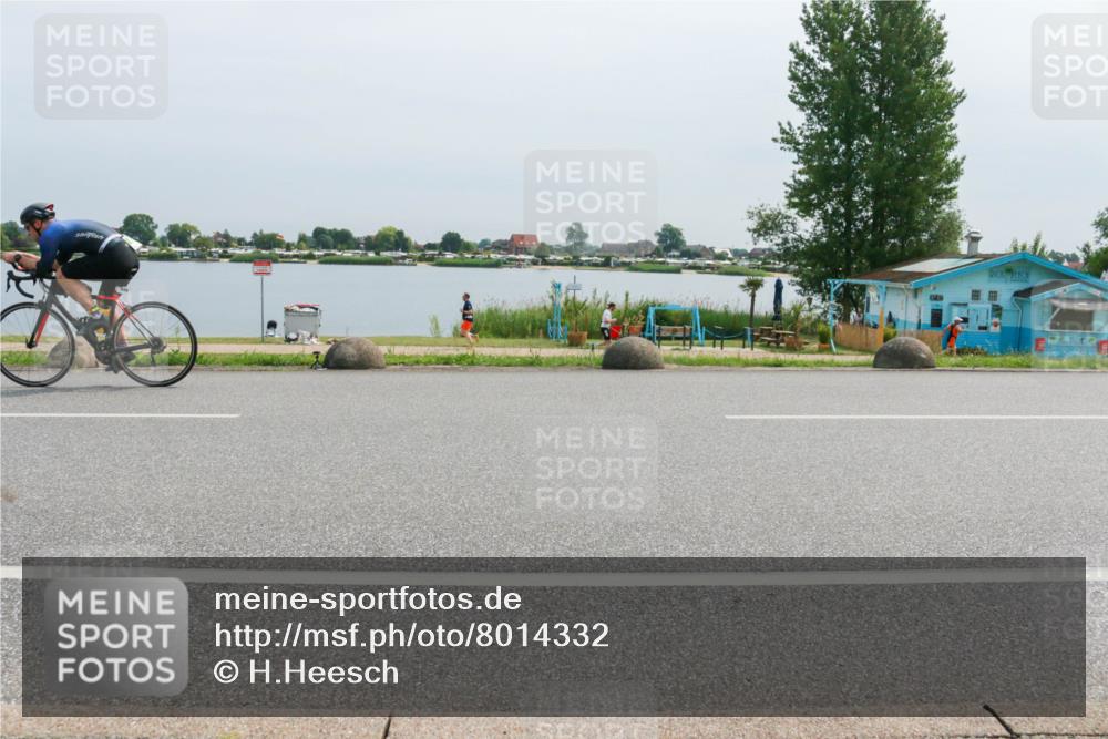 15.06.2025 - 27. Vierlanden-Triathlon H.Heesch http://msf.ph/oto/8014332 15.06.2025 11:10:14 Radfahren 130, 210, 649, 822, 851 meine-sportfotos.de