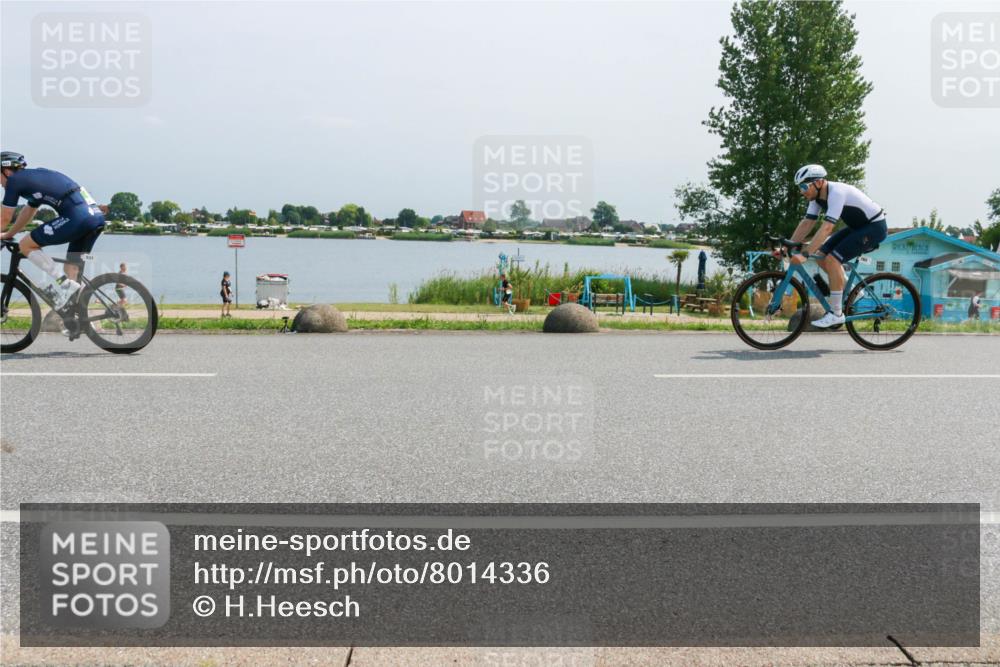 21.06.2025 - 27. Vierlanden-Triathlon H.Heesch http://msf.ph/oto/8014336 15.06.2025 11:49:12 Radfahren 637, 762, 773 meine-sportfotos.de