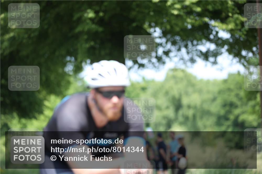 15.06.2025 - 7 Türme Triathlon Yannick Fuchs http://msf.ph/oto/8014344 15.06.2025 12:48:20 Radfahren 240, 273, 490, 498, 543, 655 meine-sportfotos.de