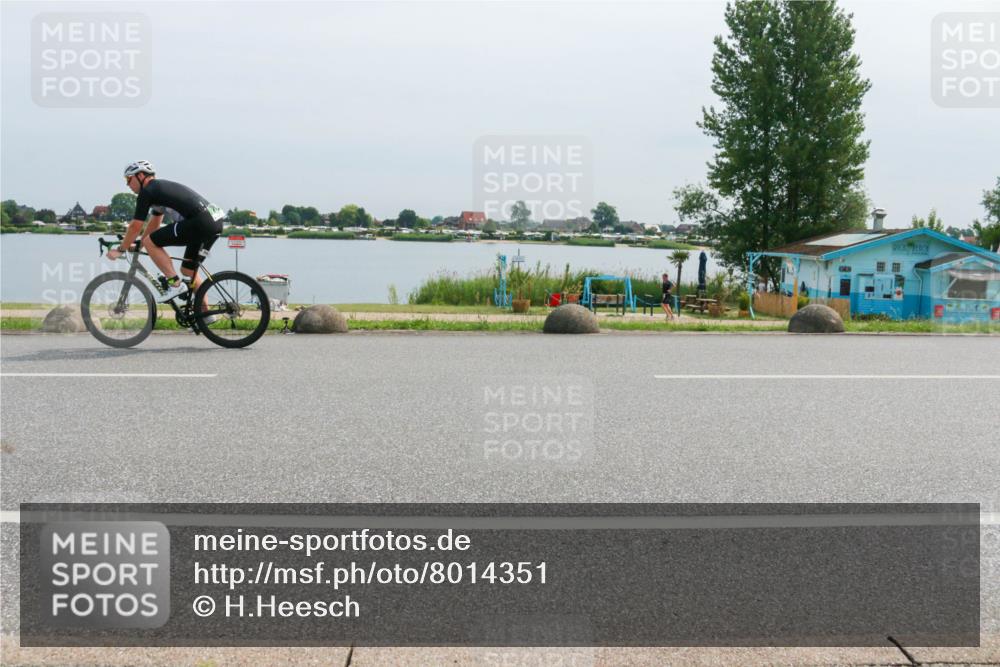 15.06.2025 - 27. Vierlanden-Triathlon H.Heesch http://msf.ph/oto/8014351 15.06.2025 11:10:21 Radfahren 649, 668, 701 meine-sportfotos.de