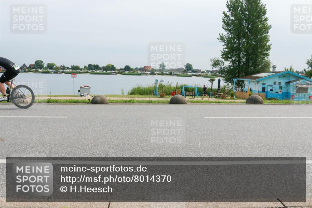 15.06.2025 - 27. Vierlanden-Triathlon H.Heesch http://msf.ph/oto/8014370 15.06.2025 11:10:21 Radfahren 649, 668, 701 meine-sportfotos.de