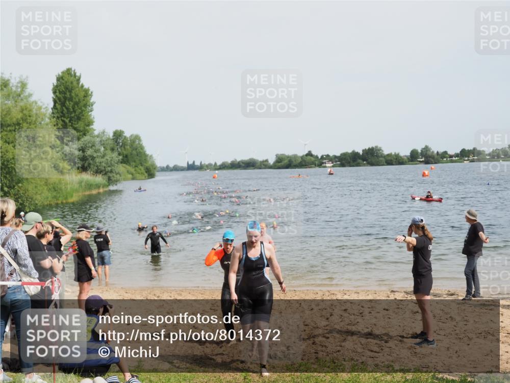 21.06.2025 - 27. Vierlanden-Triathlon MichiJ http://msf.ph/oto/8014372 15.06.2026 10:15:58 Schwimmen 505, 547, 606, 612, 630 meine-sportfotos.de