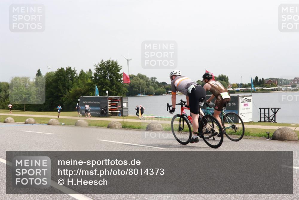 15.06.2025 - 27. Vierlanden-Triathlon H.Heesch http://msf.ph/oto/8014373 15.06.2025 11:16:08 Radfahren 102, 208, 860 meine-sportfotos.de