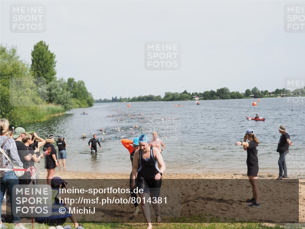 21.06.2025 - 27. Vierlanden-Triathlon MichiJ http://msf.ph/oto/8014381 15.06.2026 10:15:59 Schwimmen 445, 505, 547, 606, 612 meine-sportfotos.de