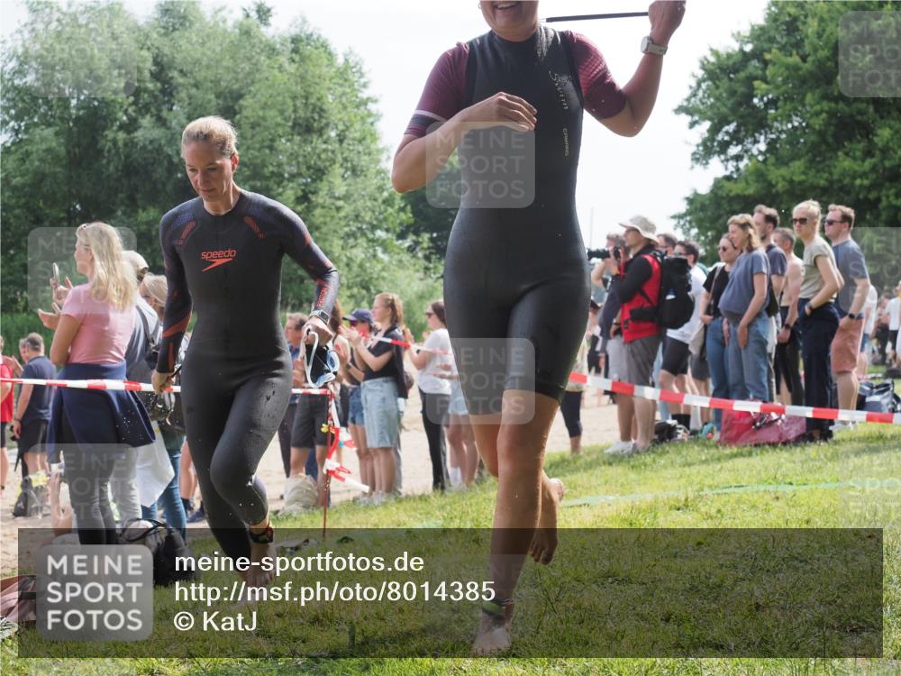 15.06.2025 - 27. Vierlanden-Triathlon KatJ http://msf.ph/oto/8014385 15.06.2025 10:15:06 Schwimmen 476, 521, 525, 528, 570, 587, 592, 597, 605, 635, 1397 meine-sportfotos.de