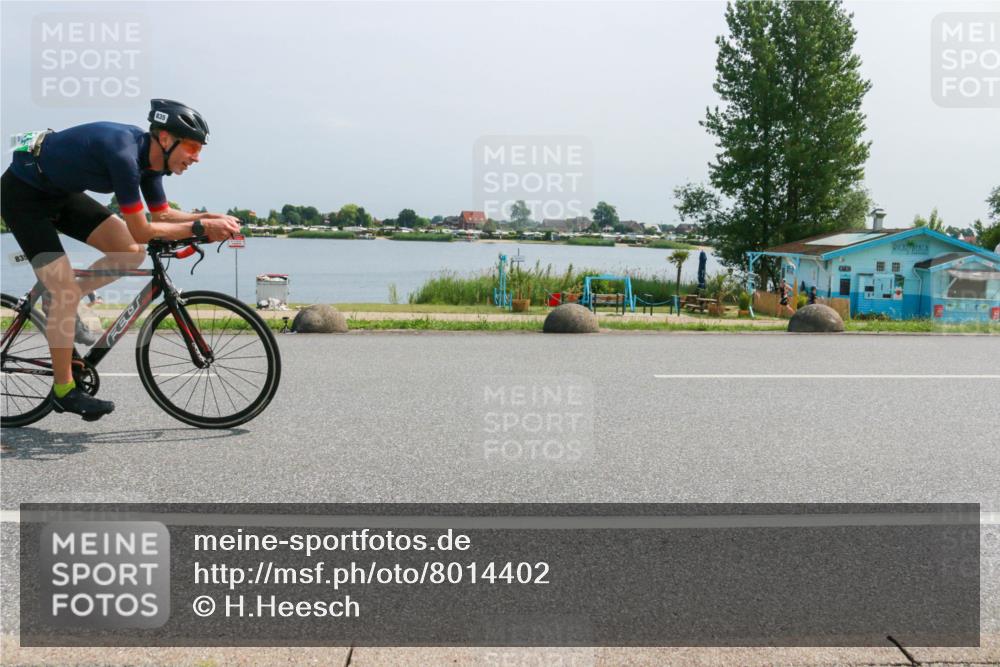 21.06.2025 - 27. Vierlanden-Triathlon H.Heesch http://msf.ph/oto/8014402 15.06.2025 11:49:28 Radfahren 681, 835, 844 meine-sportfotos.de