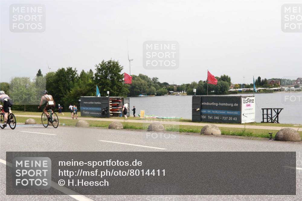 21.06.2025 - 27. Vierlanden-Triathlon H.Heesch http://msf.ph/oto/8014411 15.06.2025 11:16:09 Radfahren 102, 208, 801, 819, 860 meine-sportfotos.de