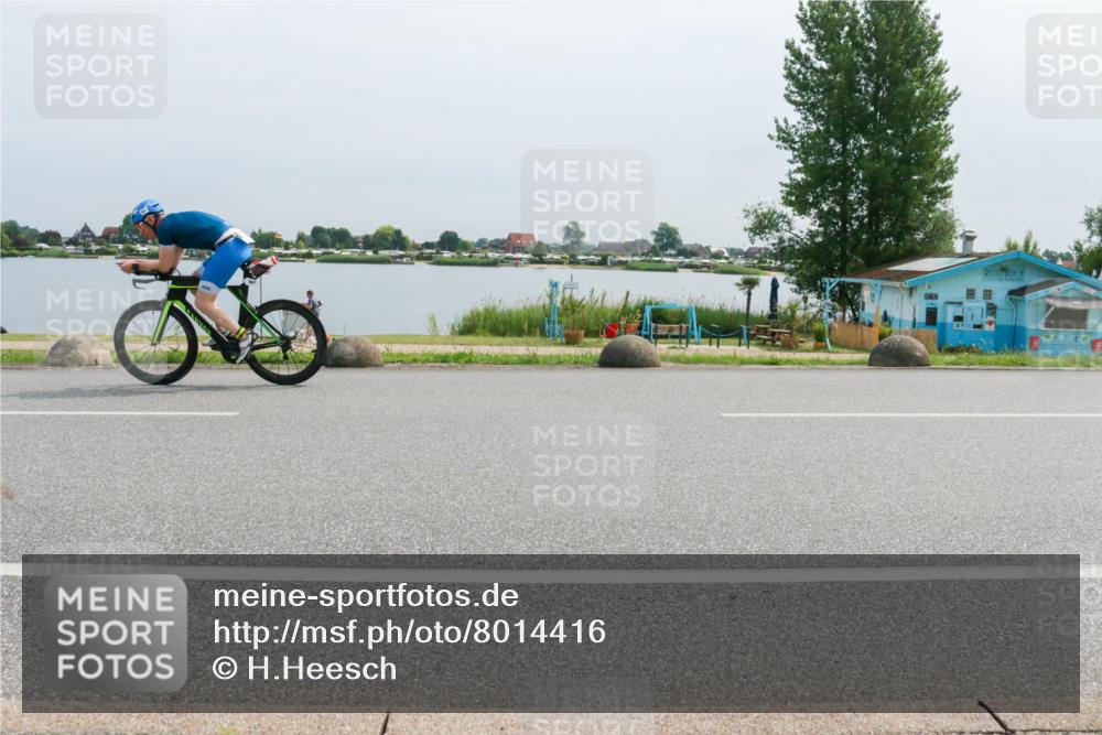 15.06.2025 - 27. Vierlanden-Triathlon H.Heesch http://msf.ph/oto/8014416 15.06.2025 11:10:26 Radfahren 145, 668, 701, 867 meine-sportfotos.de