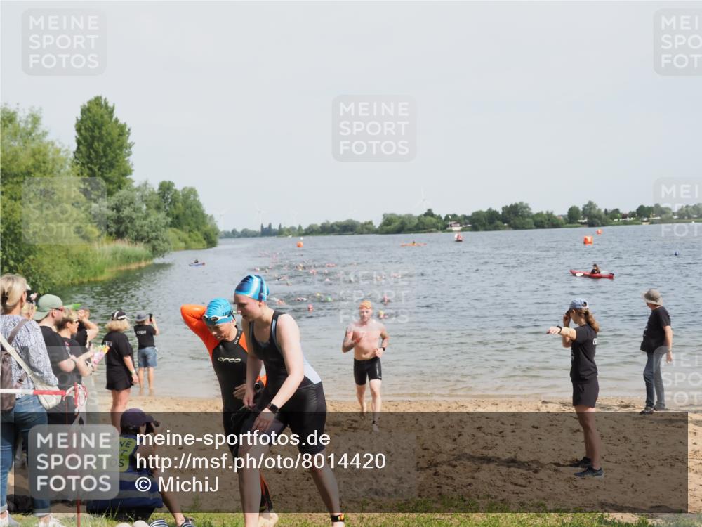 21.06.2025 - 27. Vierlanden-Triathlon MichiJ http://msf.ph/oto/8014420 15.06.2026 10:15:59 Schwimmen 445, 505, 547, 606, 612 meine-sportfotos.de