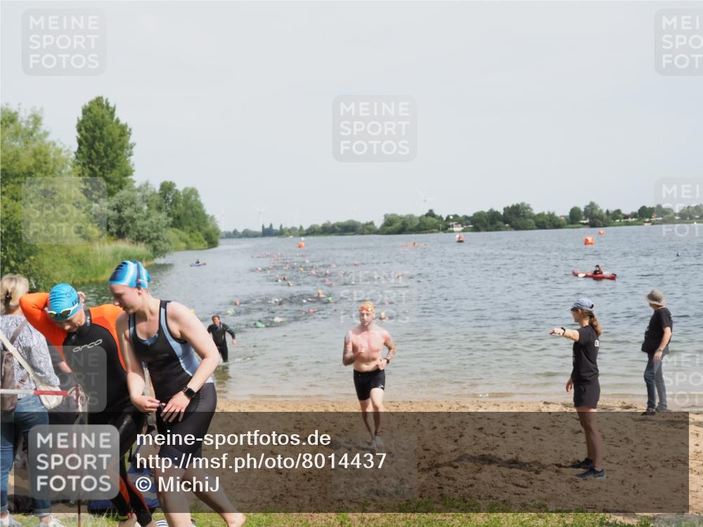 21.06.2025 - 27. Vierlanden-Triathlon MichiJ http://msf.ph/oto/8014437 15.06.2026 10:16:00 Schwimmen 445, 505, 547, 606, 612 meine-sportfotos.de