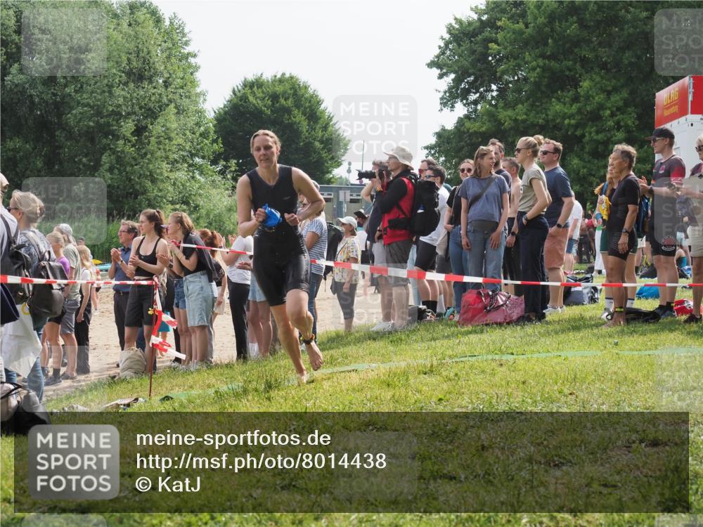 15.06.2025 - 27. Vierlanden-Triathlon KatJ http://msf.ph/oto/8014438 15.06.2025 10:15:10 Schwimmen 480, 528, 555, 570, 587, 592, 597, 605, 635 meine-sportfotos.de