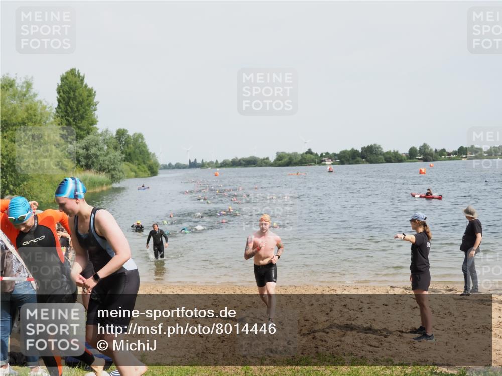 21.06.2025 - 27. Vierlanden-Triathlon MichiJ http://msf.ph/oto/8014446 15.06.2026 10:16:00 Schwimmen 445, 505, 547, 606, 612 meine-sportfotos.de