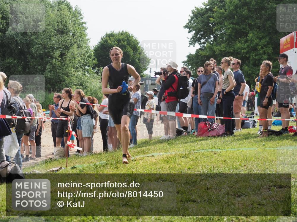 15.06.2025 - 27. Vierlanden-Triathlon KatJ http://msf.ph/oto/8014450 15.06.2025 10:15:10 Schwimmen 480, 528, 555, 570, 587, 592, 597, 605, 635 meine-sportfotos.de