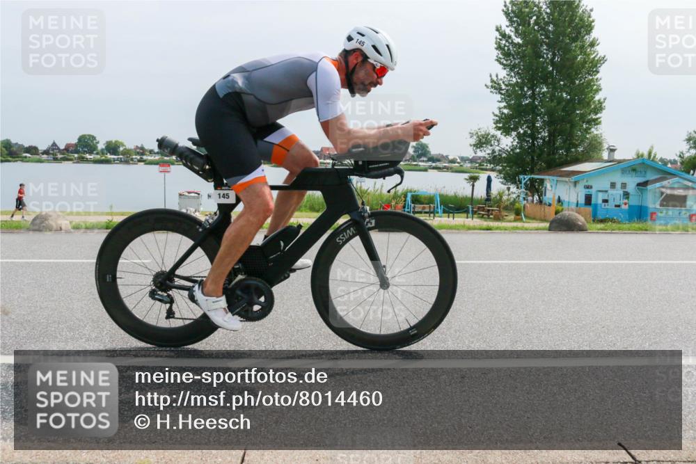 15.06.2025 - 27. Vierlanden-Triathlon H.Heesch http://msf.ph/oto/8014460 15.06.2025 11:10:30 Radfahren 145, 867 meine-sportfotos.de