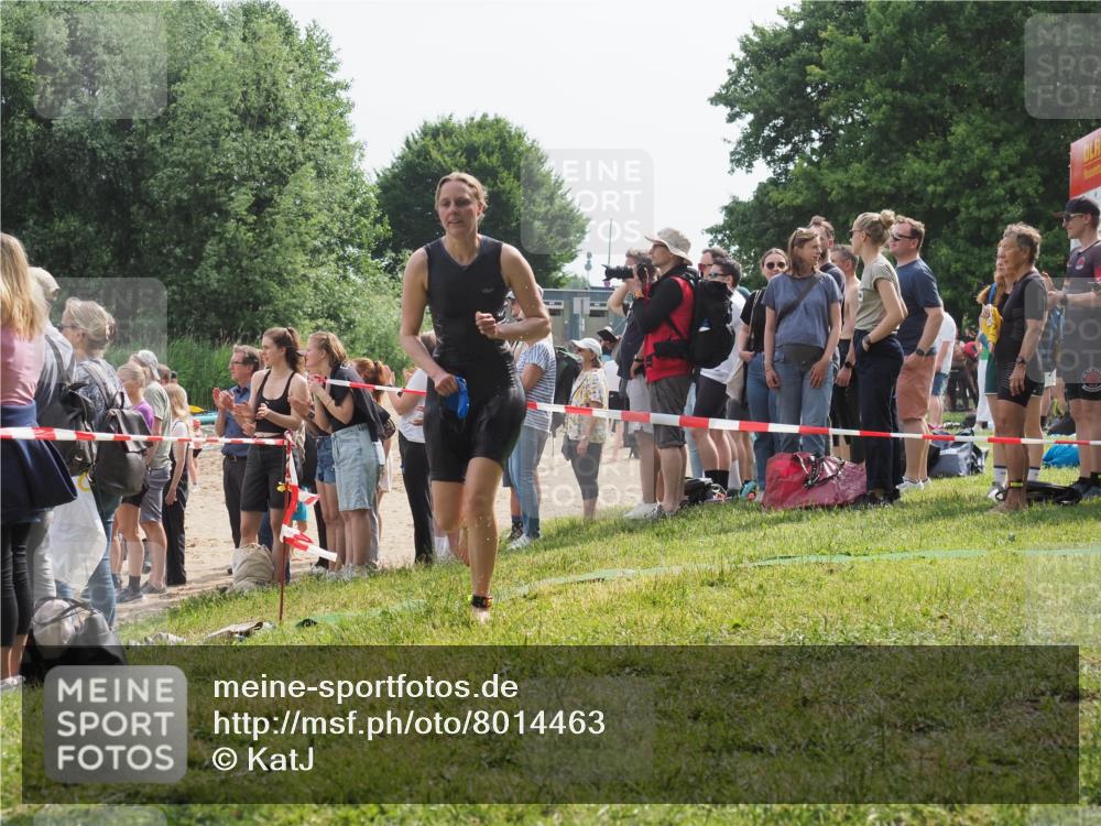 15.06.2025 - 27. Vierlanden-Triathlon KatJ http://msf.ph/oto/8014463 15.06.2025 10:15:10 Schwimmen 480, 528, 555, 570, 587, 592, 597, 605, 635 meine-sportfotos.de
