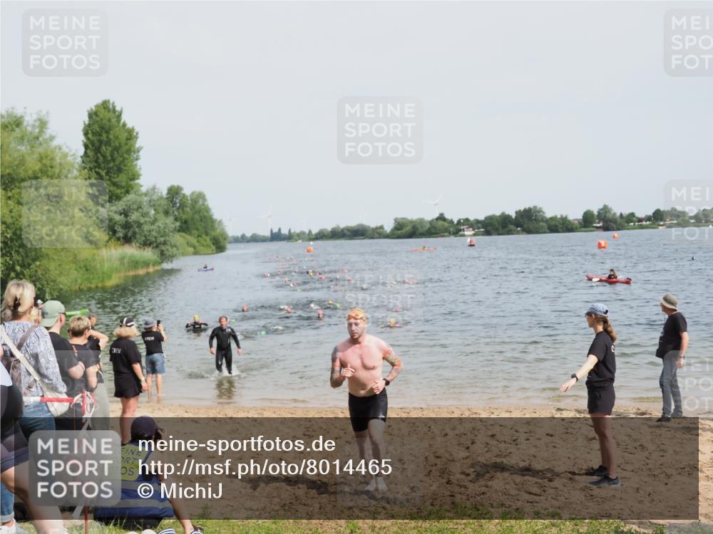 21.06.2025 - 27. Vierlanden-Triathlon MichiJ http://msf.ph/oto/8014465 15.06.2026 10:16:01 Schwimmen 445, 547, 606, 612 meine-sportfotos.de