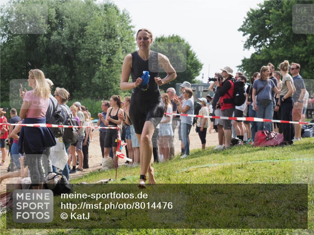 15.06.2025 - 27. Vierlanden-Triathlon KatJ http://msf.ph/oto/8014476 15.06.2025 10:15:11 Schwimmen 480, 528, 555, 587, 592, 597, 605, 635 meine-sportfotos.de