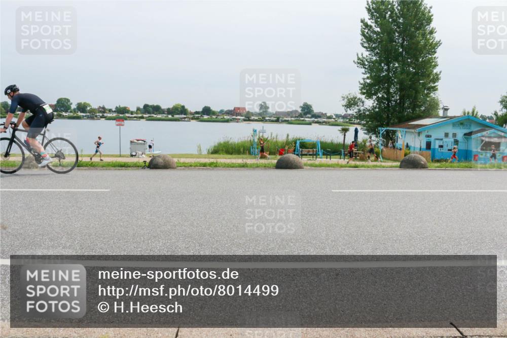 15.06.2025 - 27. Vierlanden-Triathlon H.Heesch http://msf.ph/oto/8014499 15.06.2025 11:10:38 Radfahren 681, 746 meine-sportfotos.de