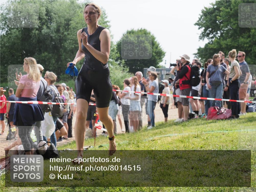 15.06.2025 - 27. Vierlanden-Triathlon KatJ http://msf.ph/oto/8014515 15.06.2025 10:15:11 Schwimmen 480, 528, 555, 587, 592, 597, 605, 635 meine-sportfotos.de