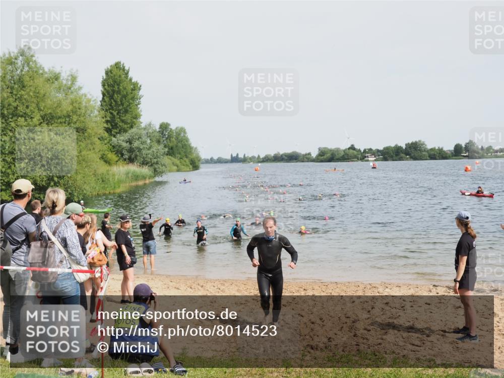 21.06.2025 - 27. Vierlanden-Triathlon MichiJ http://msf.ph/oto/8014523 15.06.2026 10:16:07 Schwimmen 445, 547, 606, 612 meine-sportfotos.de