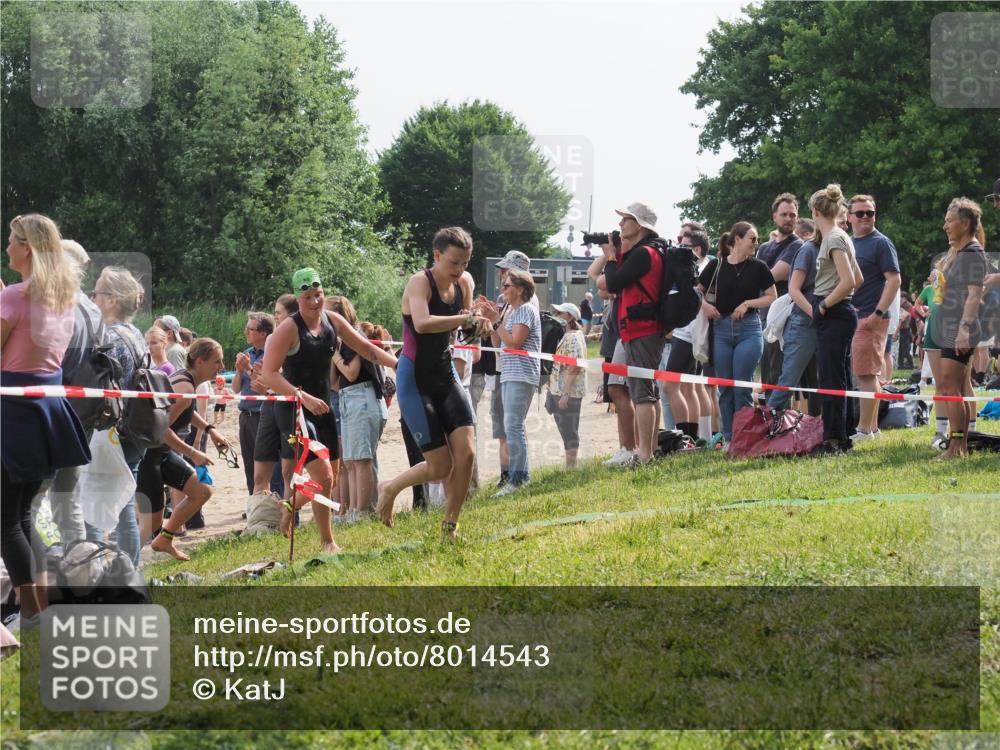 15.06.2025 - 27. Vierlanden-Triathlon KatJ http://msf.ph/oto/8014543 15.06.2025 10:15:12 Schwimmen 480, 507, 528, 555, 587, 592, 597, 605, 635 meine-sportfotos.de