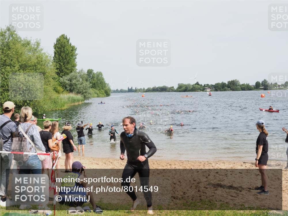 21.06.2025 - 27. Vierlanden-Triathlon MichiJ http://msf.ph/oto/8014549 15.06.2026 10:16:08 Schwimmen 445, 489, 612 meine-sportfotos.de