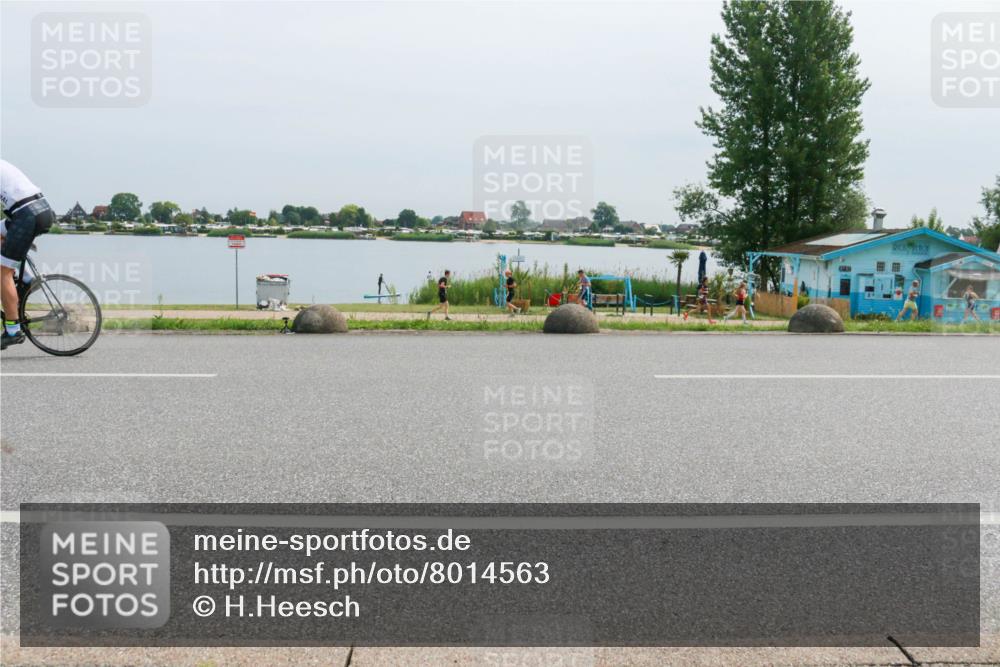 15.06.2025 - 27. Vierlanden-Triathlon H.Heesch http://msf.ph/oto/8014563 15.06.2025 11:11:14 Radfahren 106, 714 meine-sportfotos.de