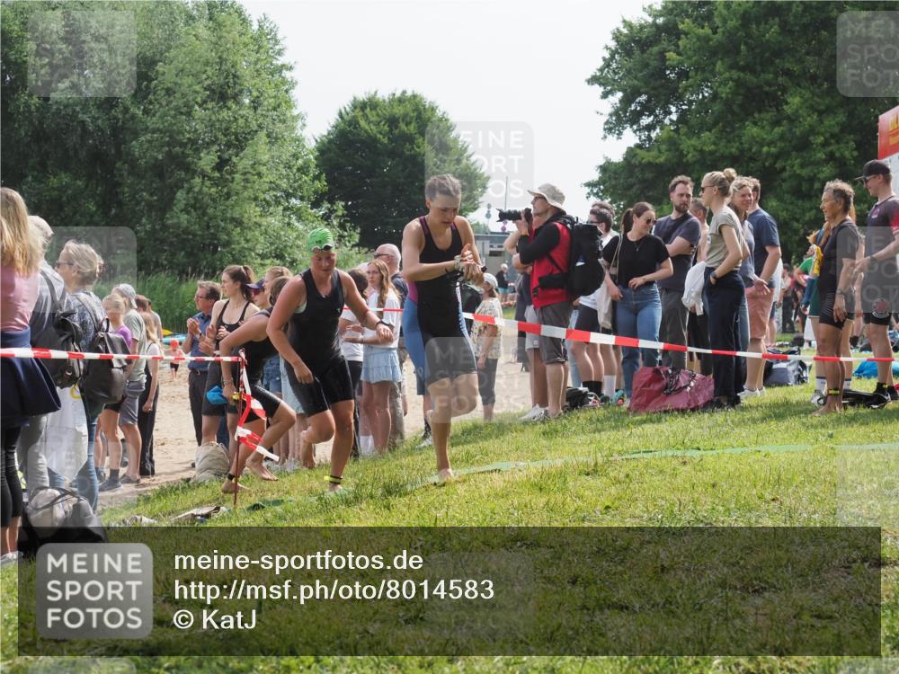 15.06.2025 - 27. Vierlanden-Triathlon KatJ http://msf.ph/oto/8014583 15.06.2025 10:15:12 Schwimmen 480, 507, 528, 555, 587, 592, 597, 605, 635 meine-sportfotos.de