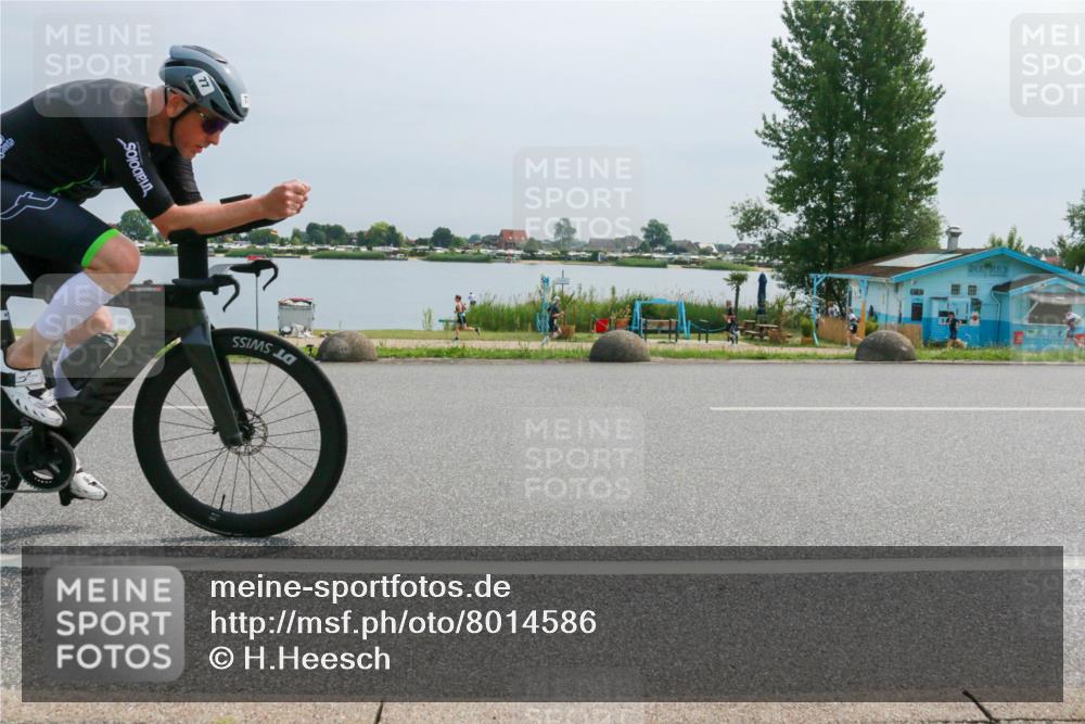 15.06.2025 - 27. Vierlanden-Triathlon H.Heesch http://msf.ph/oto/8014586 15.06.2025 11:11:21 Radfahren 59, 77 meine-sportfotos.de