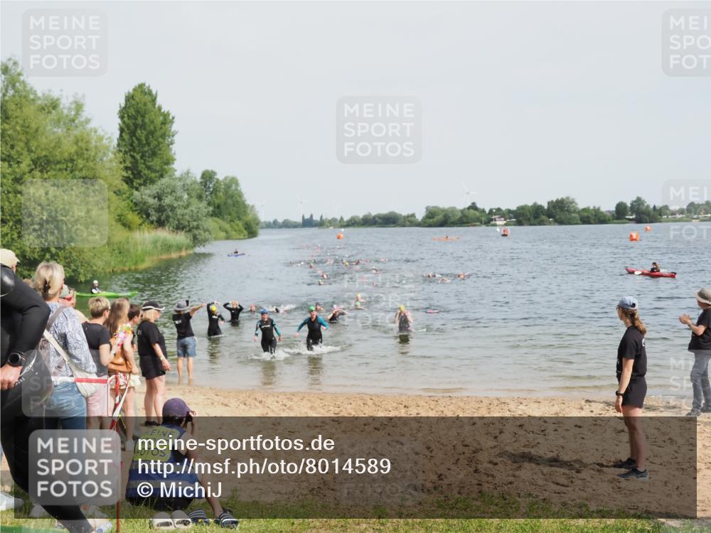21.06.2025 - 27. Vierlanden-Triathlon MichiJ http://msf.ph/oto/8014589 15.06.2026 10:16:09 Schwimmen 445, 489, 611 meine-sportfotos.de