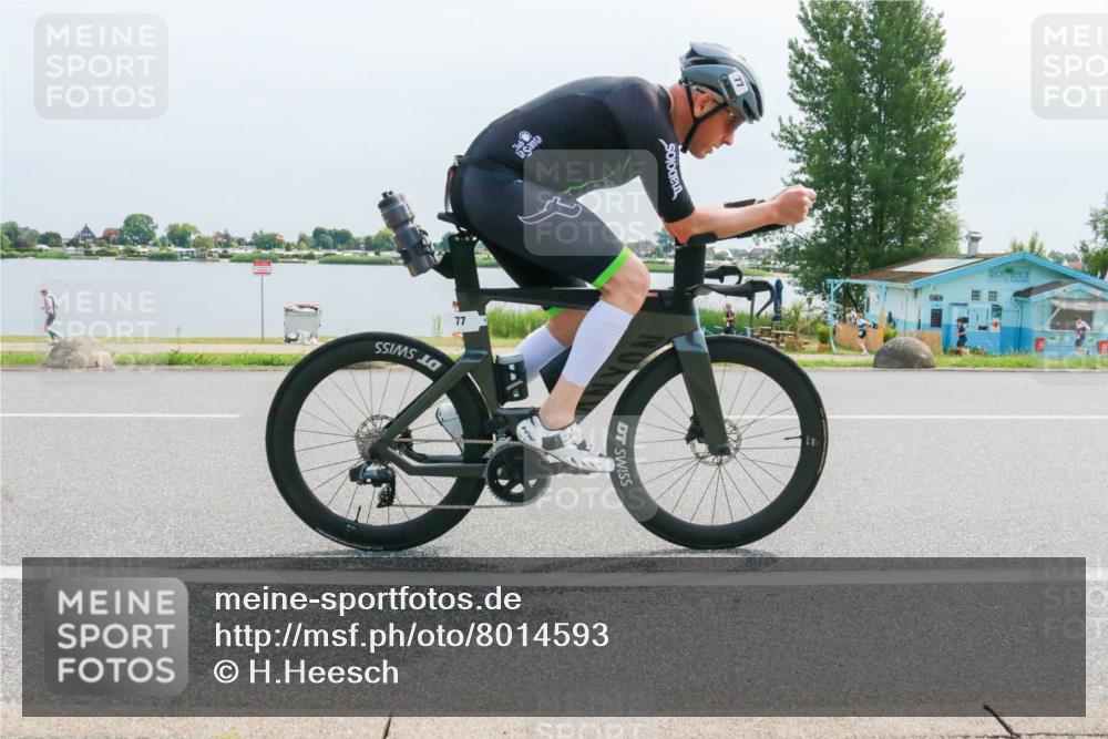 15.06.2025 - 27. Vierlanden-Triathlon H.Heesch http://msf.ph/oto/8014593 15.06.2025 11:11:21 Radfahren 59, 77 meine-sportfotos.de