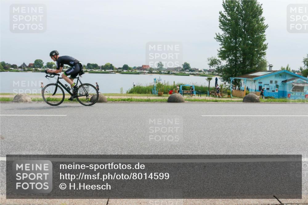 15.06.2025 - 27. Vierlanden-Triathlon H.Heesch http://msf.ph/oto/8014599 15.06.2025 11:11:25 Radfahren 59, 77, 88, 116, 127, 646 meine-sportfotos.de