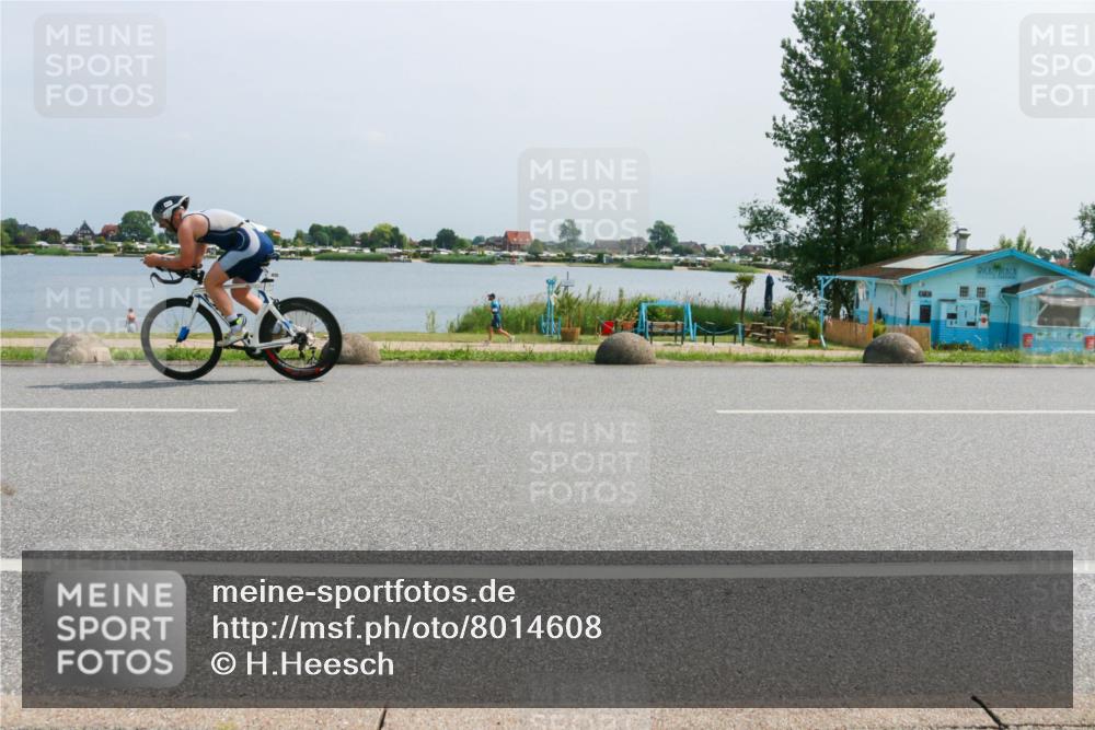 21.06.2025 - 27. Vierlanden-Triathlon H.Heesch http://msf.ph/oto/8014608 15.06.2025 11:49:53 Radfahren 747, 820, 962 meine-sportfotos.de